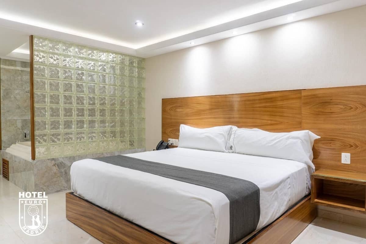 Luxe suite | 1 slaapkamer, een laptopwerkplek, gratis wifi, beddengoed