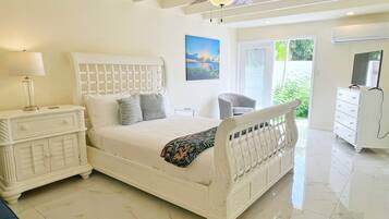 3 bedrooms, iron/ironing board, travel crib, internet