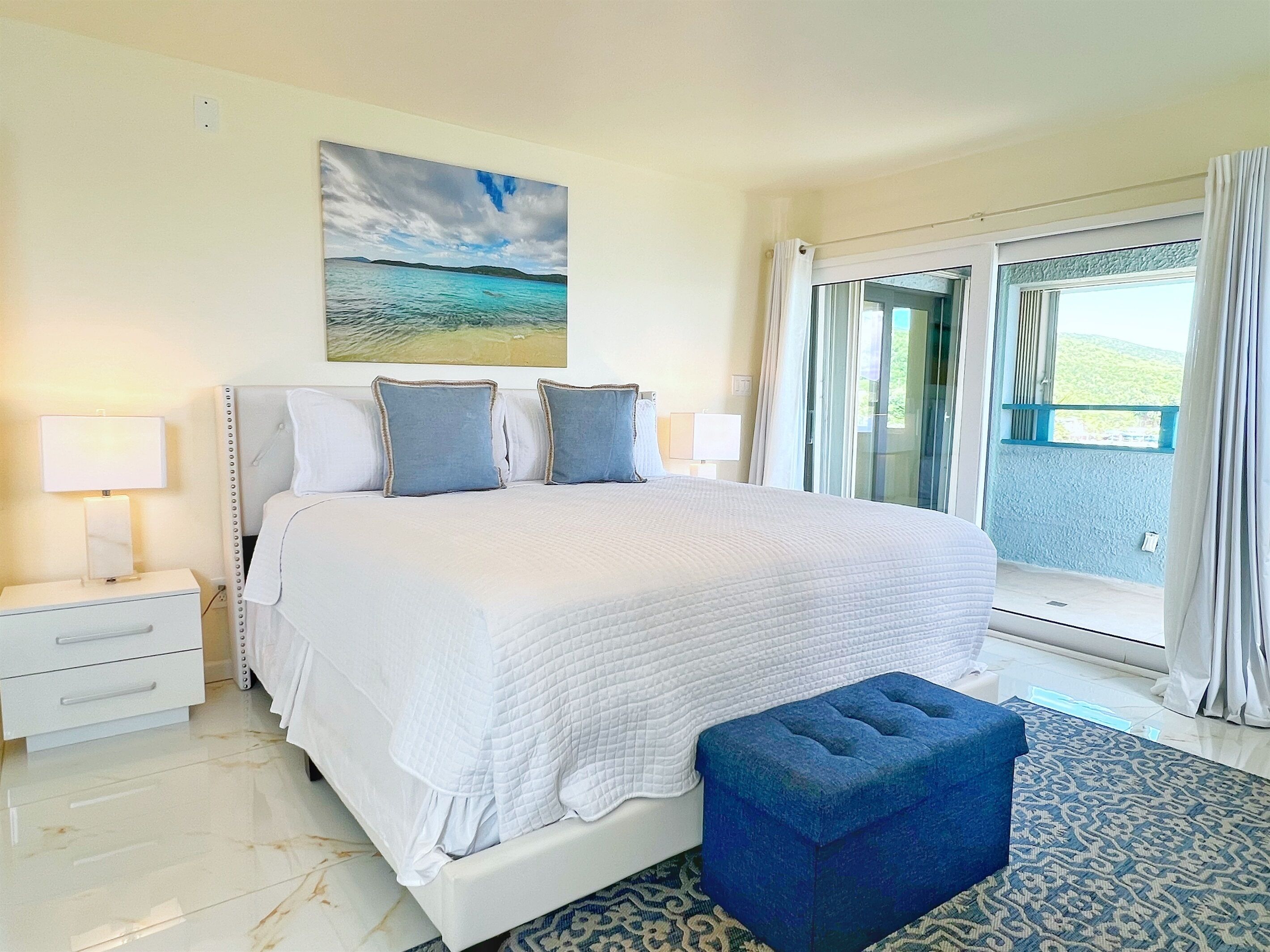 4 habitaciones, tabla de planchar con plancha, cuna de viaje y wifi 