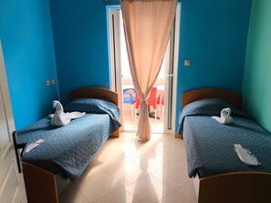 2 makuuhuonetta, silitysrauta/-lauta, ilmainen Wi-Fi, vuodevaatteet