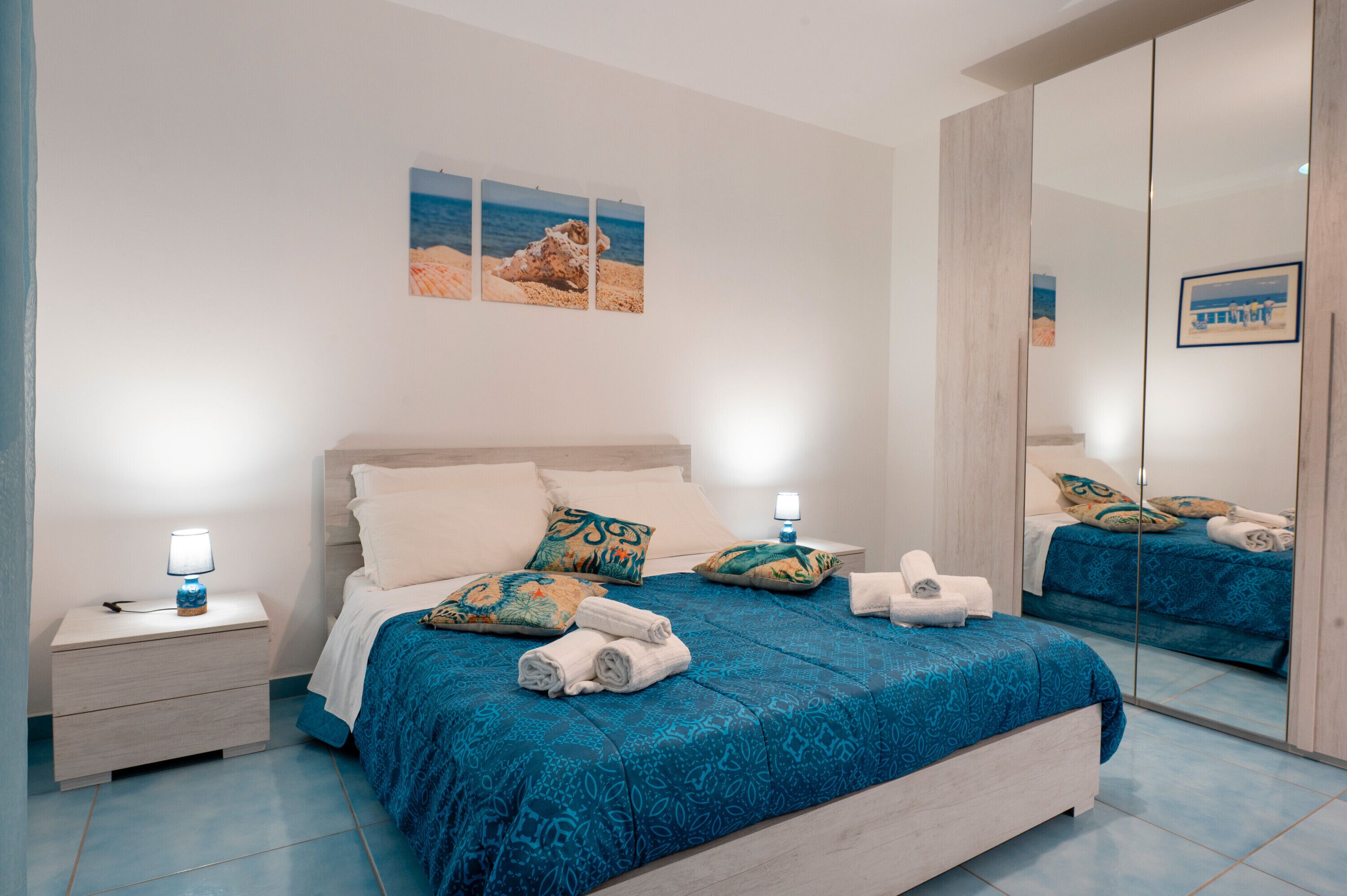 2 室のベッドルーム、アイロン / アイロン台、WiFi (無料)、ベッドシーツ