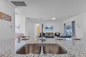 Interior - Tranquility and Rejuvenation, Heated Pool - Villa Sunny Side Up - Roelens (Cape Coral)