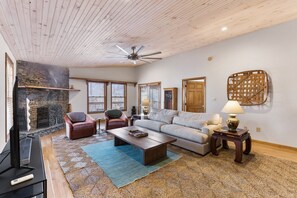 TV connectée, cheminée