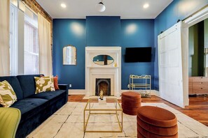 Televisor intel·ligent i llibres