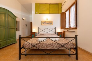 1 habitación y ropa de cama