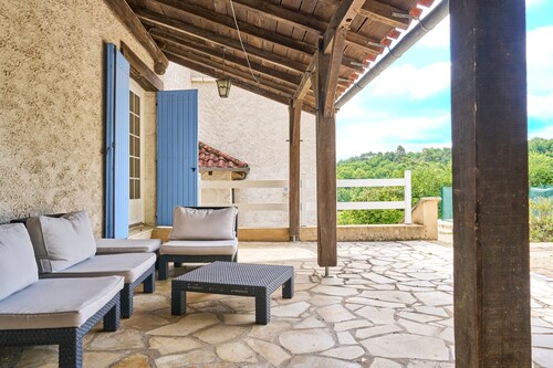 Gîte au cœur du Périgord – Piscine, jardin, 4 chambres, proche Brantôme et activités nature