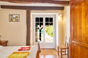 4 slaapkamers, een strijkplank/strijkijzer, gratis wifi