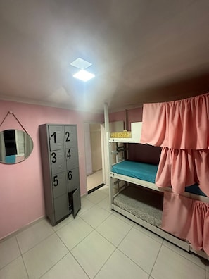 Economy Shared Dormitory - Moriah Pousada e  Hostel (Praia Grande)