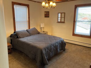 5 bedrooms, free WiFi, bed sheets