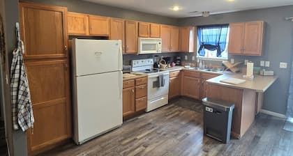 Blue Sage Inn-Pet Friendly home in Saint Robert, MO. Close to Fort Leonard Wood.