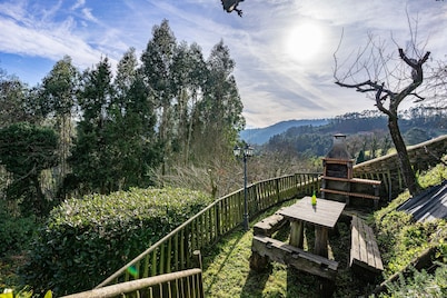 Country House 'Casa De Arriba' with Mountain View, Private Garden and Wi-Fi