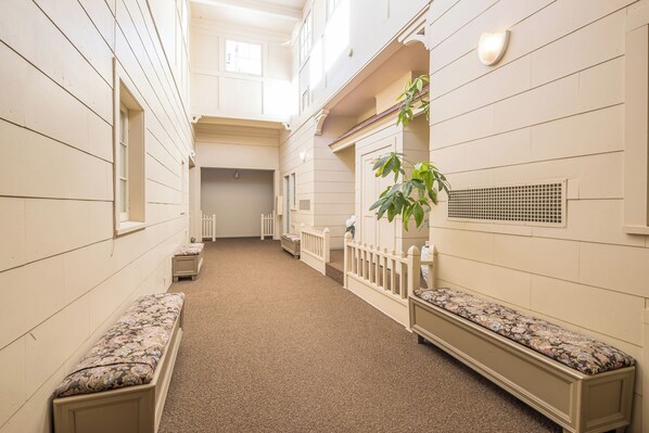 Interior - New! Cozy Loft located Downtown Bozeman - Bridger Bliss on Main Street! (Bozeman)