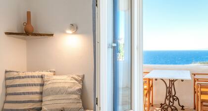 Apartment 'Suite No 3' with Sea View, Wi-Fi and Air Conditioning
