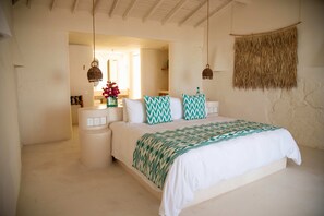 Kamar Double Deluks, pemandangan pantai | Seprai premium, selimut bulu angsa, busa memori, dan brankas