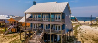 Chillax | Nightly openings. Waterfront. Dogs welcome