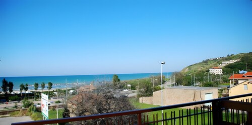 Room 'Nadir' with Mountain View, Wi-Fi, and Air Conditioning