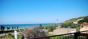 Room 'Nadir' with Mountain View, Wi-Fi, and Air Conditioning