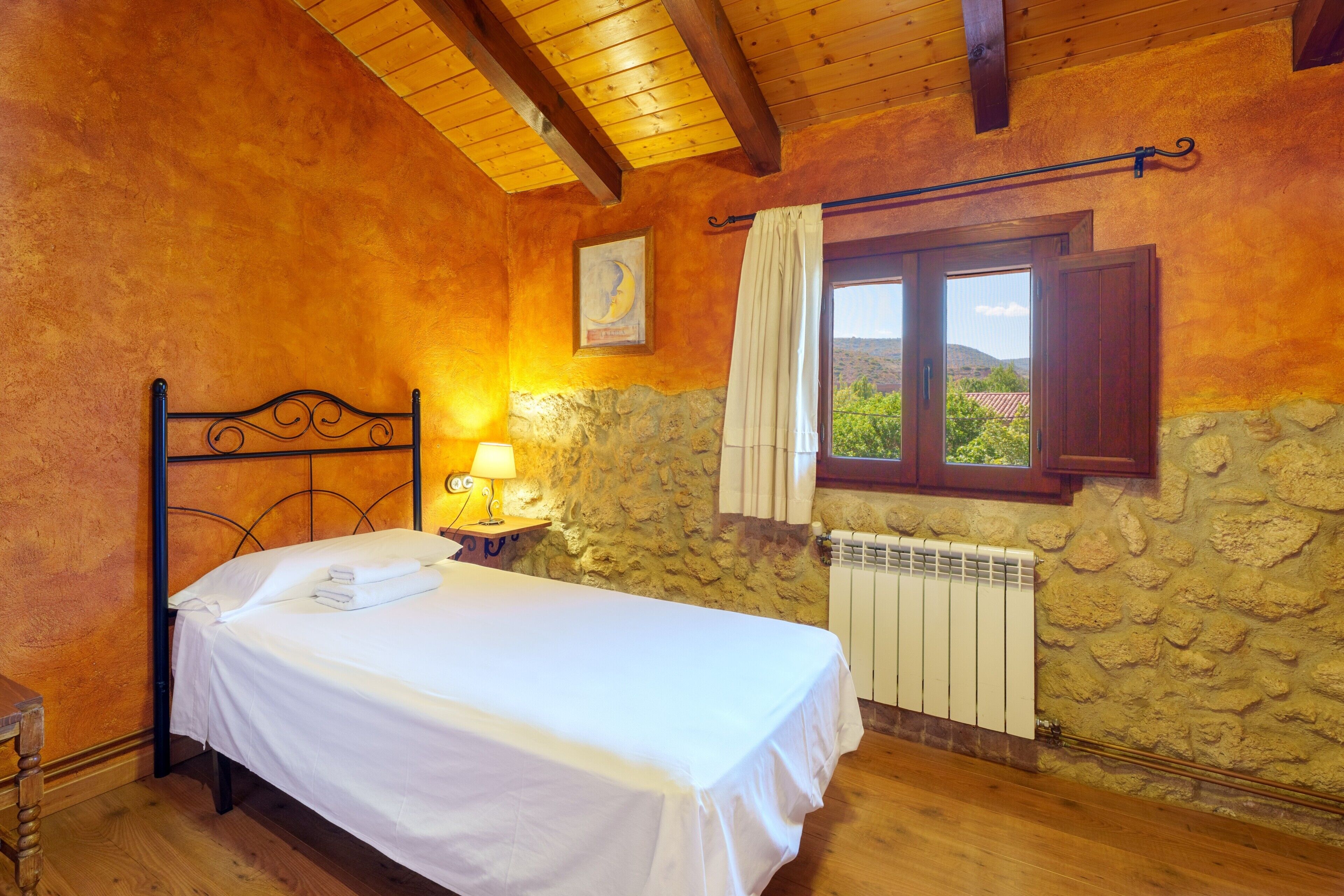 8 bedrooms, iron/ironing board, free WiFi, bed sheets