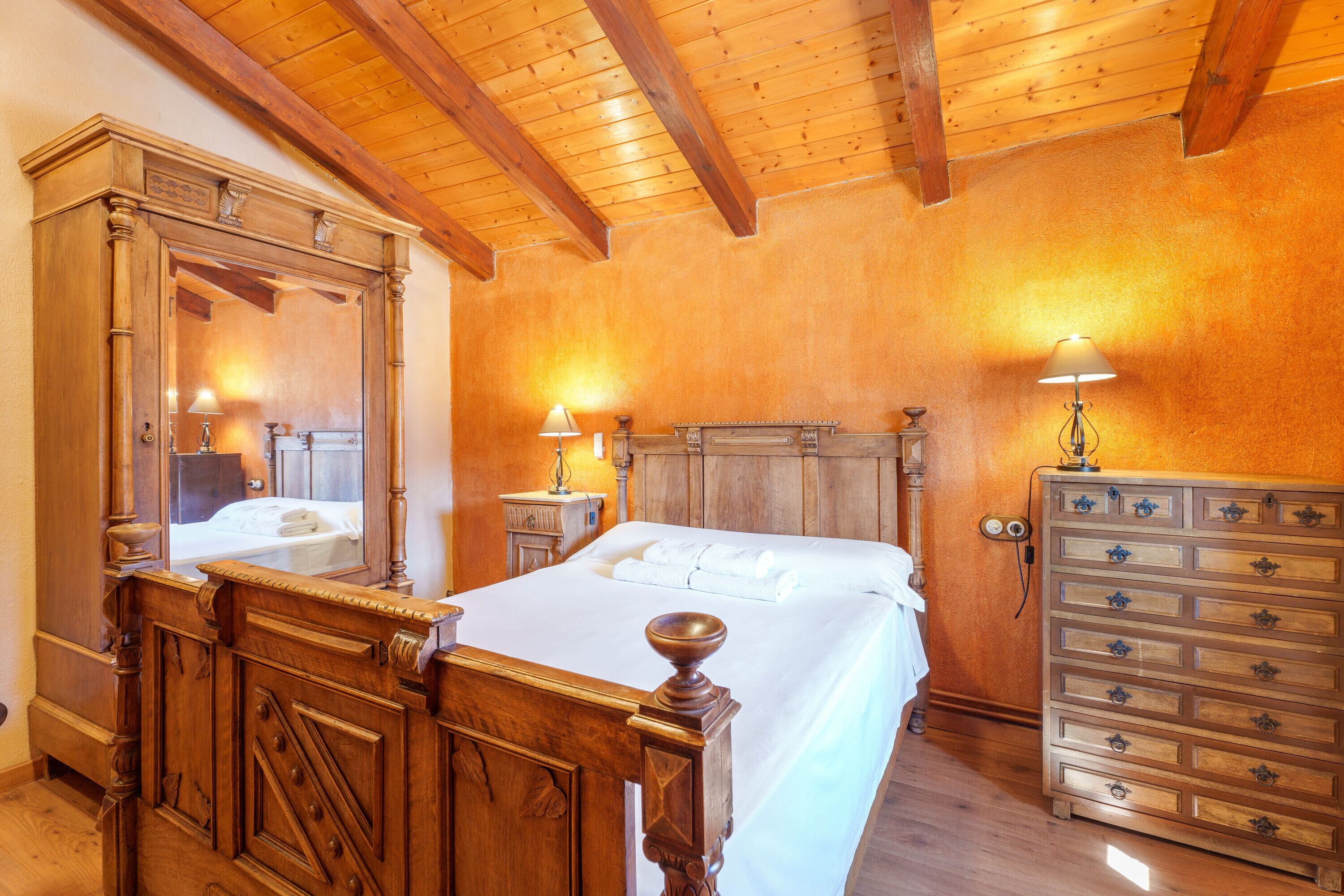 8 chambres, fer et planche à repasser, Wi-Fi gratuit, draps fournis