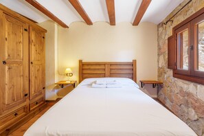8 dormitorios, tabla de planchar con plancha, wifi gratis y ropa de cama
