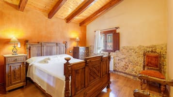 8 chambres, fer et planche à repasser, accès au Wi-Fi (inclus)