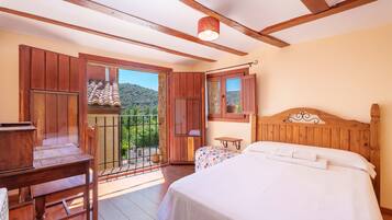 8 dormitoris, planxa i posts de planxar, wifi gratuïta i roba de llit