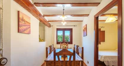 Country House 'Casa Antiga 15' with Mountain View, Shared Pool and Wi-Fi