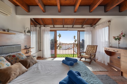 Vacation Villa 'Lola Sunset Place' with Sea View, Heated Pool in 2027, A/C