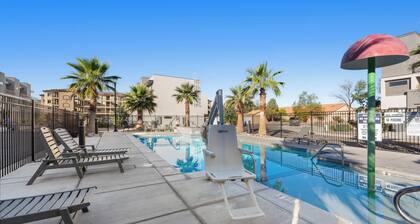 The Vues 6|Resort Pool, Ping Pong Table, Private Blacony