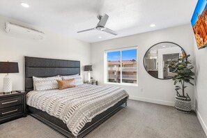 5 bedrooms, iron/ironing board, travel crib, free WiFi - The Vues 6|Resort Pool, Ping Pong Table, Private Blacony (St. George)