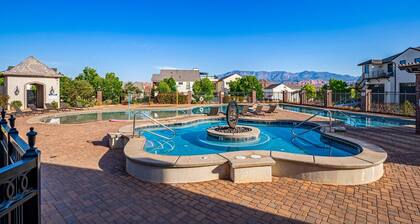 Elim Valley 4228|Smart Tv, Community pool, gym, etc!