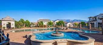 Elim Valley 4228|Smart Tv, Community pool, gym, etc!