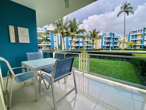 Outdoor dining - The ideal place in Los Corales, 5 minutes from everything, free parking and wifi. (Punta Cana)