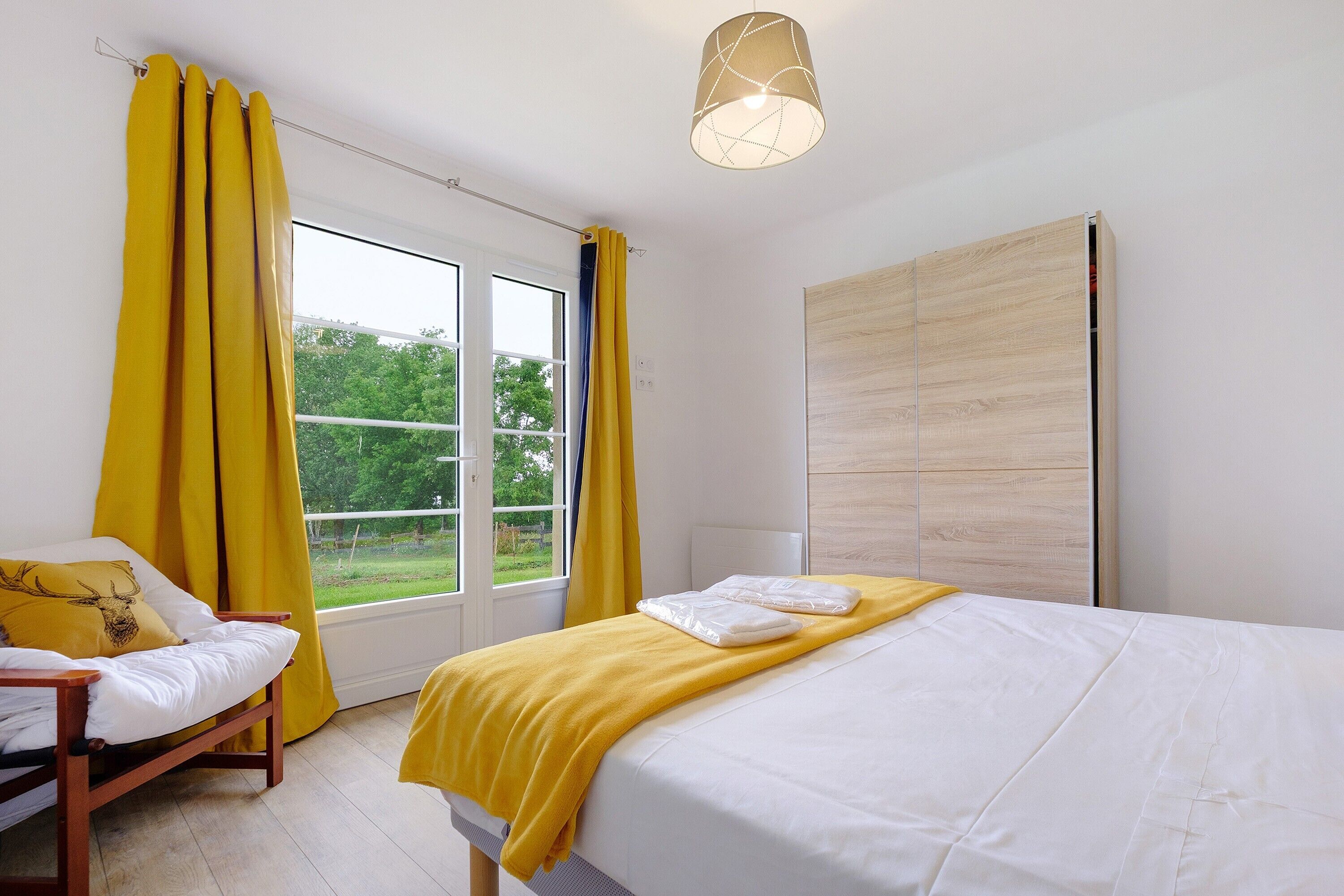 4 chambres, fer et planche à repasser, Wi-Fi gratuit, draps fournis