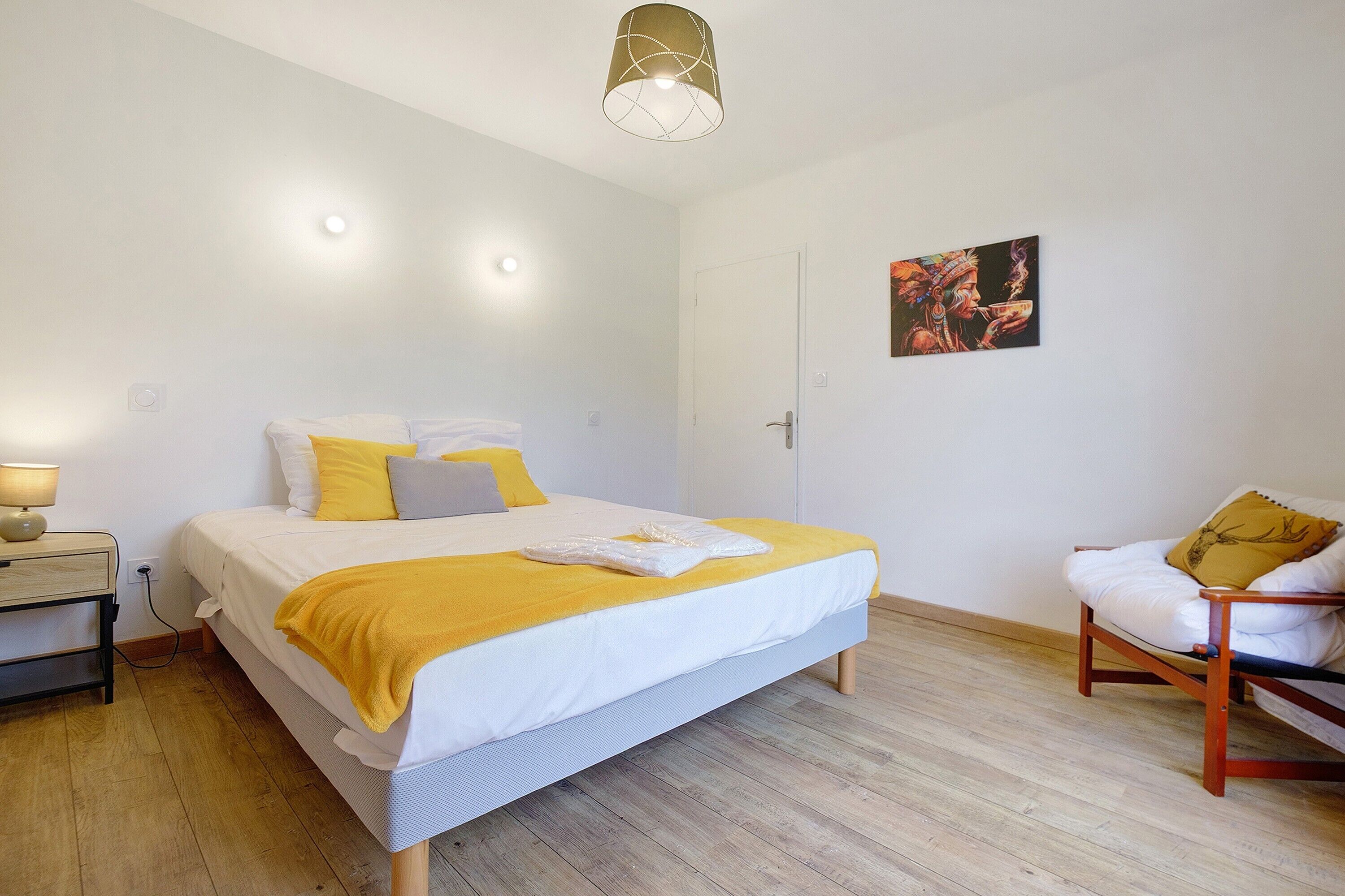 4 bedrooms, iron/ironing board, free WiFi, bed sheets