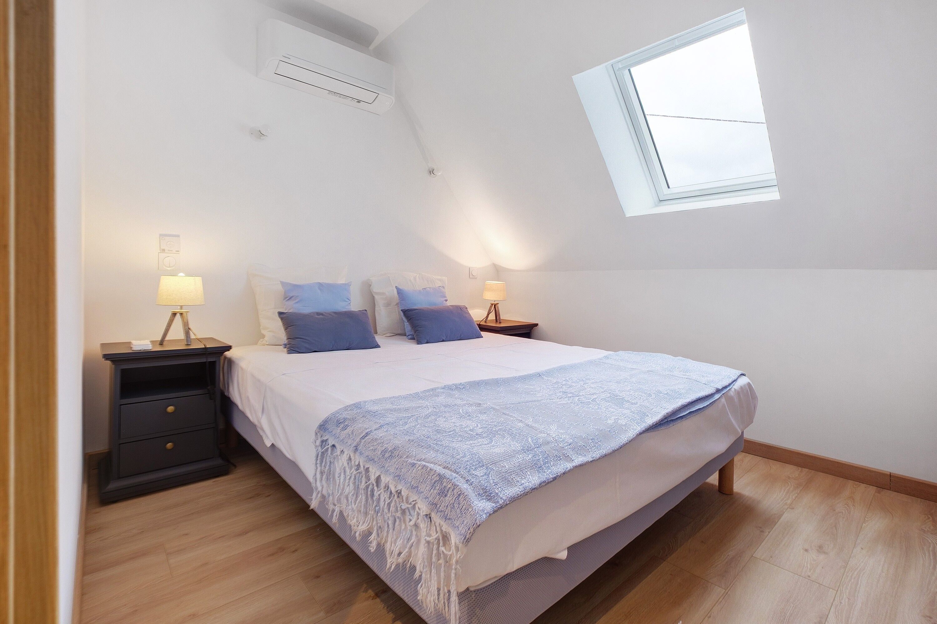 4 habitaciones, tabla de planchar con plancha y wifi gratis 