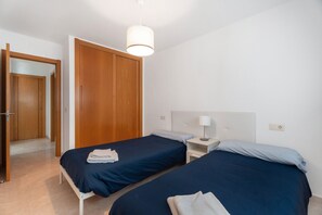2 habitaciones, tabla de planchar con plancha y wifi gratis