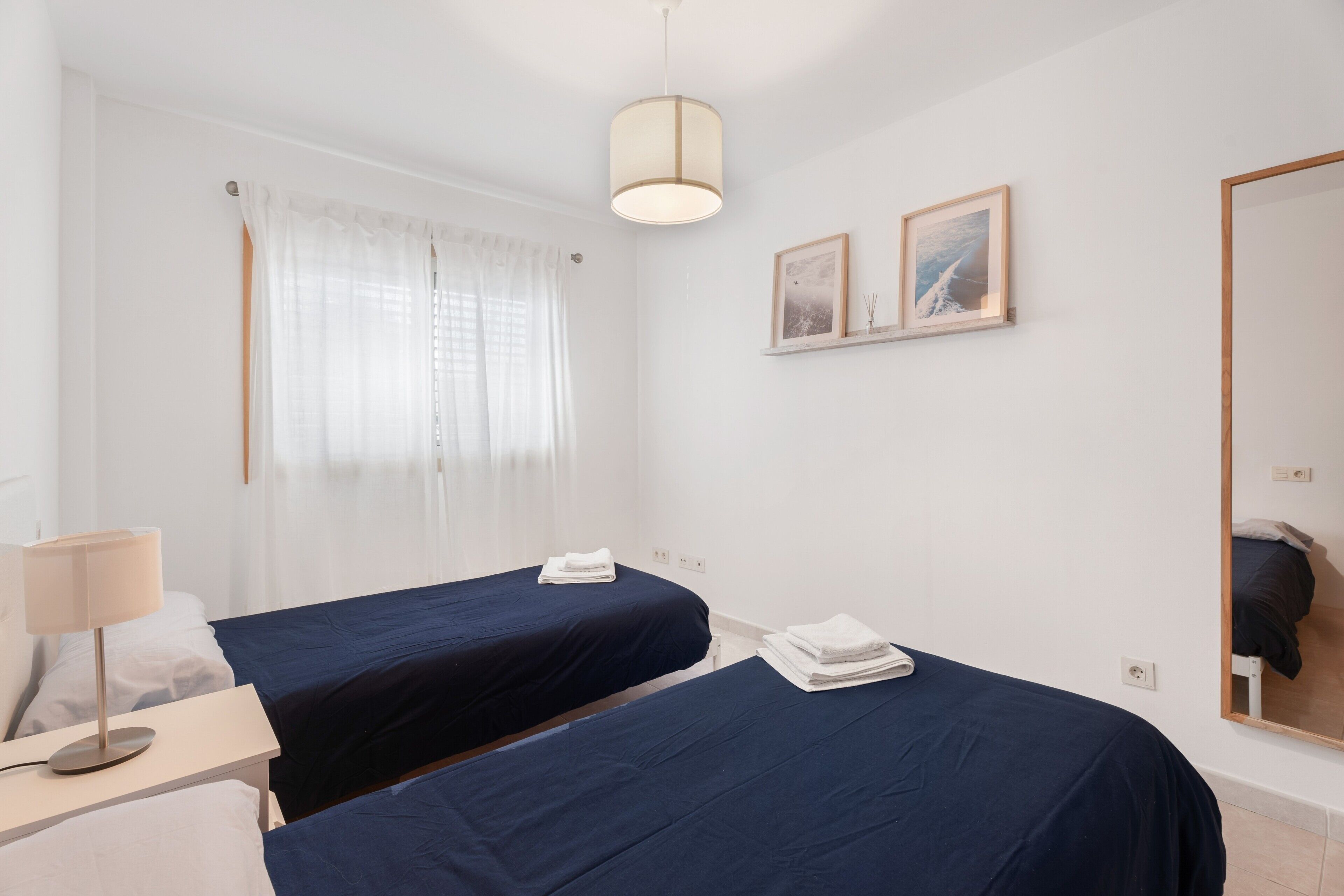 2 chambres, fer et planche à repasser, Wi-Fi gratuit, draps fournis