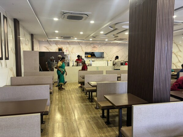 تناول الطعام