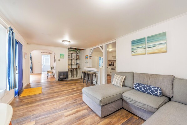 Smart TV, fireplace, video games, DVD player