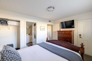 2 bedrooms, iron/ironing board, travel crib, free WiFi