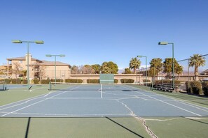 Sport court - Hot Tub • Pool • Pickleball • Mini Golf | Sports Village (St. George)
