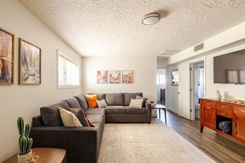 *New* Hot Tub, Pickleball, Putt Putt  -Sports Village