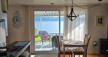 Point Herron Cottage in Manette