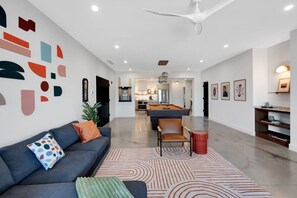 スマートテレビ、書庫、ミュージックライブラリ