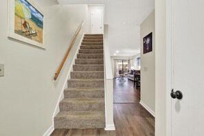 Interior - Cozy, Coastal Villa close to beach, pool and  more! (Hilton Head Island)