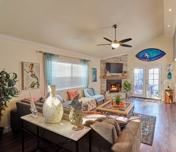 TV connectée, cheminée