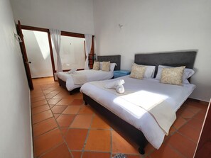 2 bedrooms, iron/ironing board, WiFi