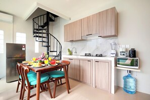 Villa, Poolseite | Eigene Küche