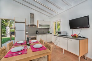 Frigorifero, microonde, forno, lavastoviglie